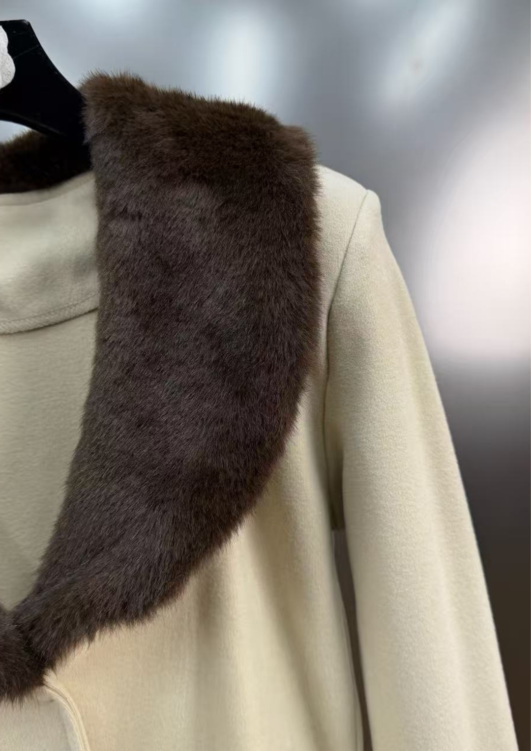 Contrast  Cuffed Fur Sleeves Collar Knit Cardigan Top