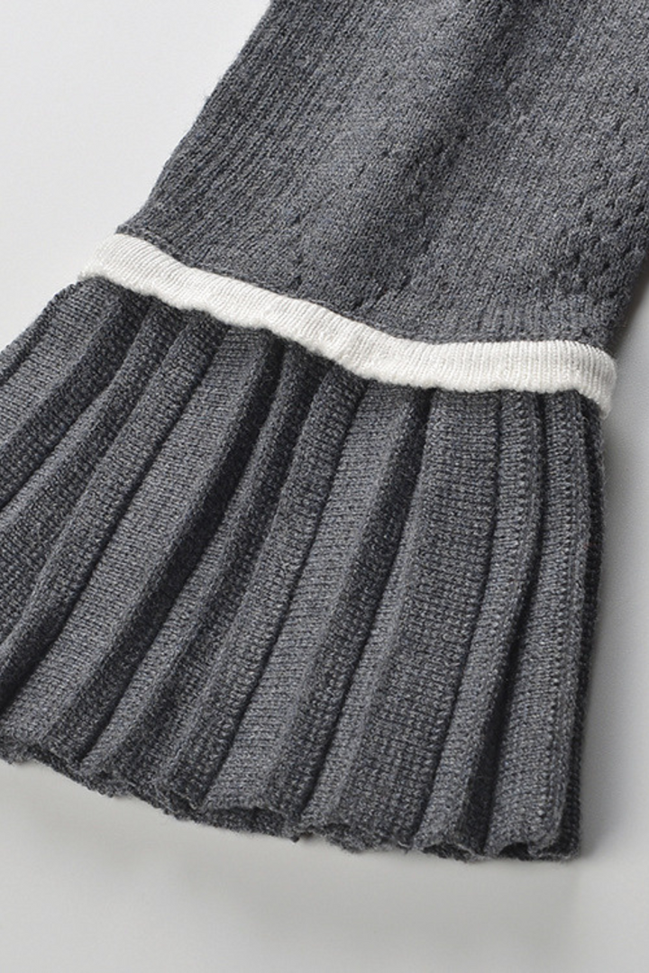 Grey Pleated Mini Skirt with Pearl Flower Waistline