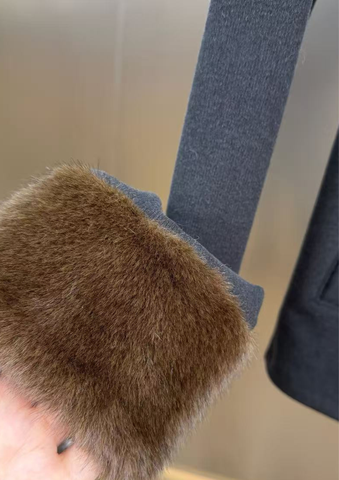 Contrast  Cuffed Fur Sleeves Collar Knit Cardigan Top