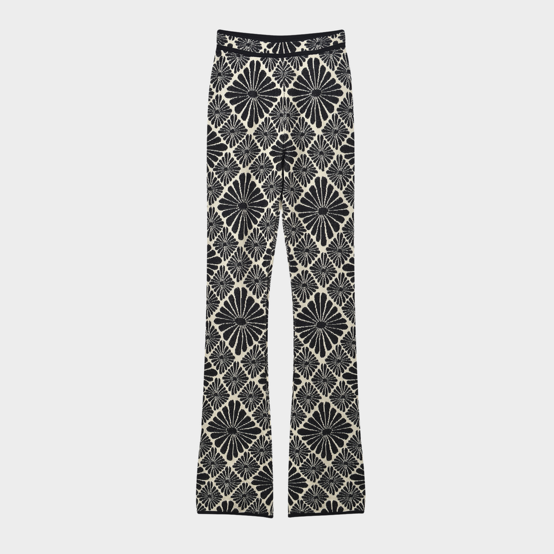 Monochrome Breeze Flare Ensemble