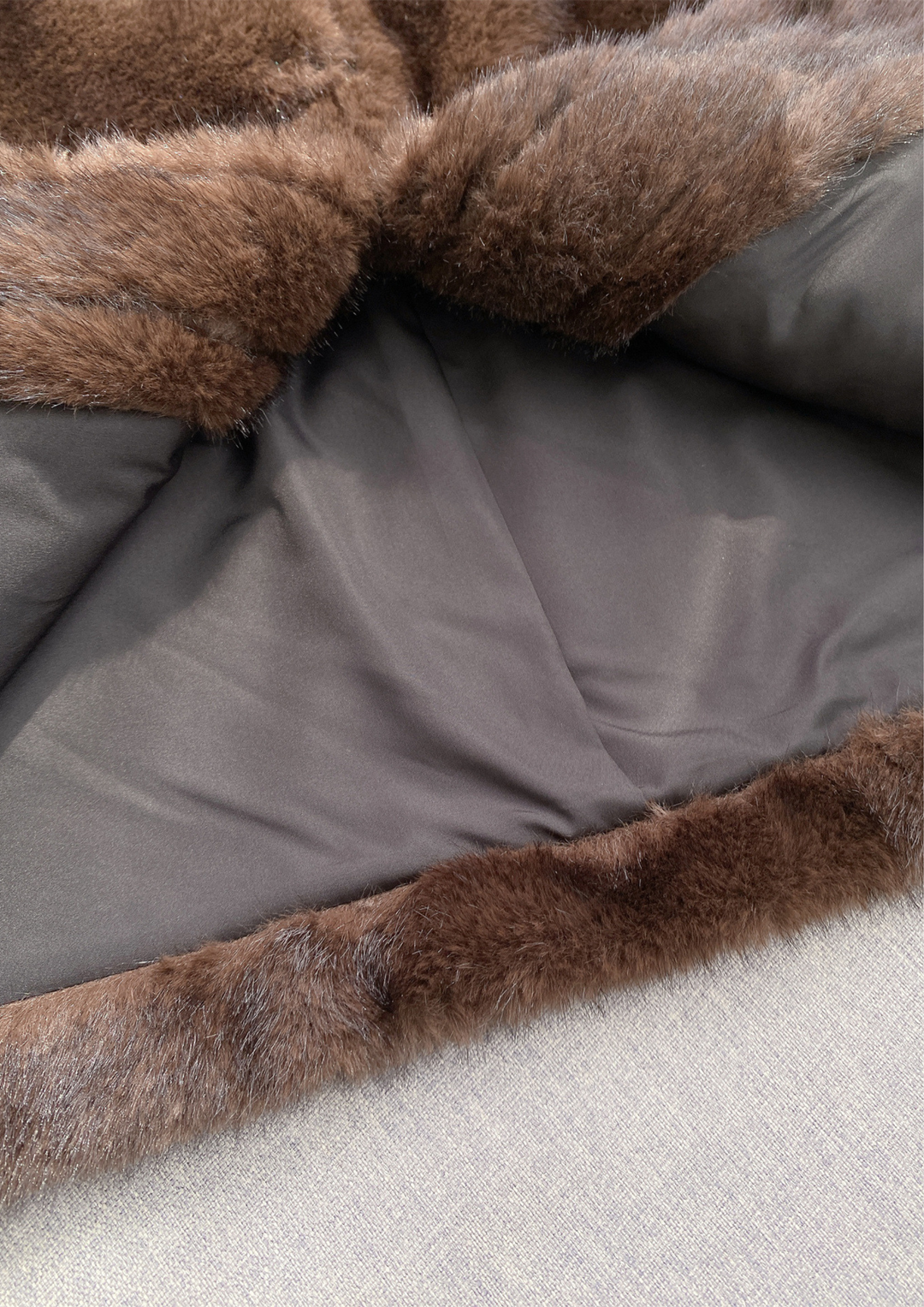 Elegant Faux Fur Round Neck Jacket