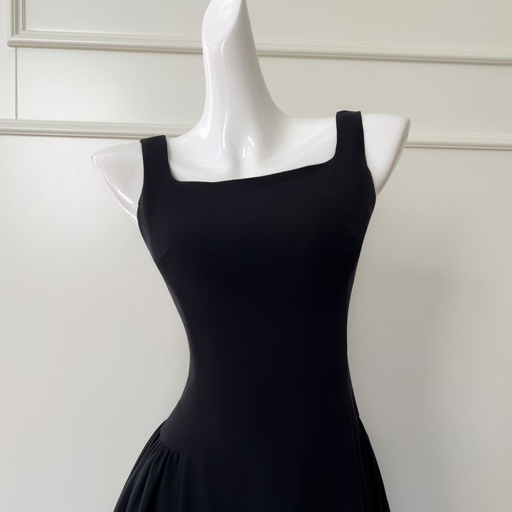 Hailey Classic Midi Dress