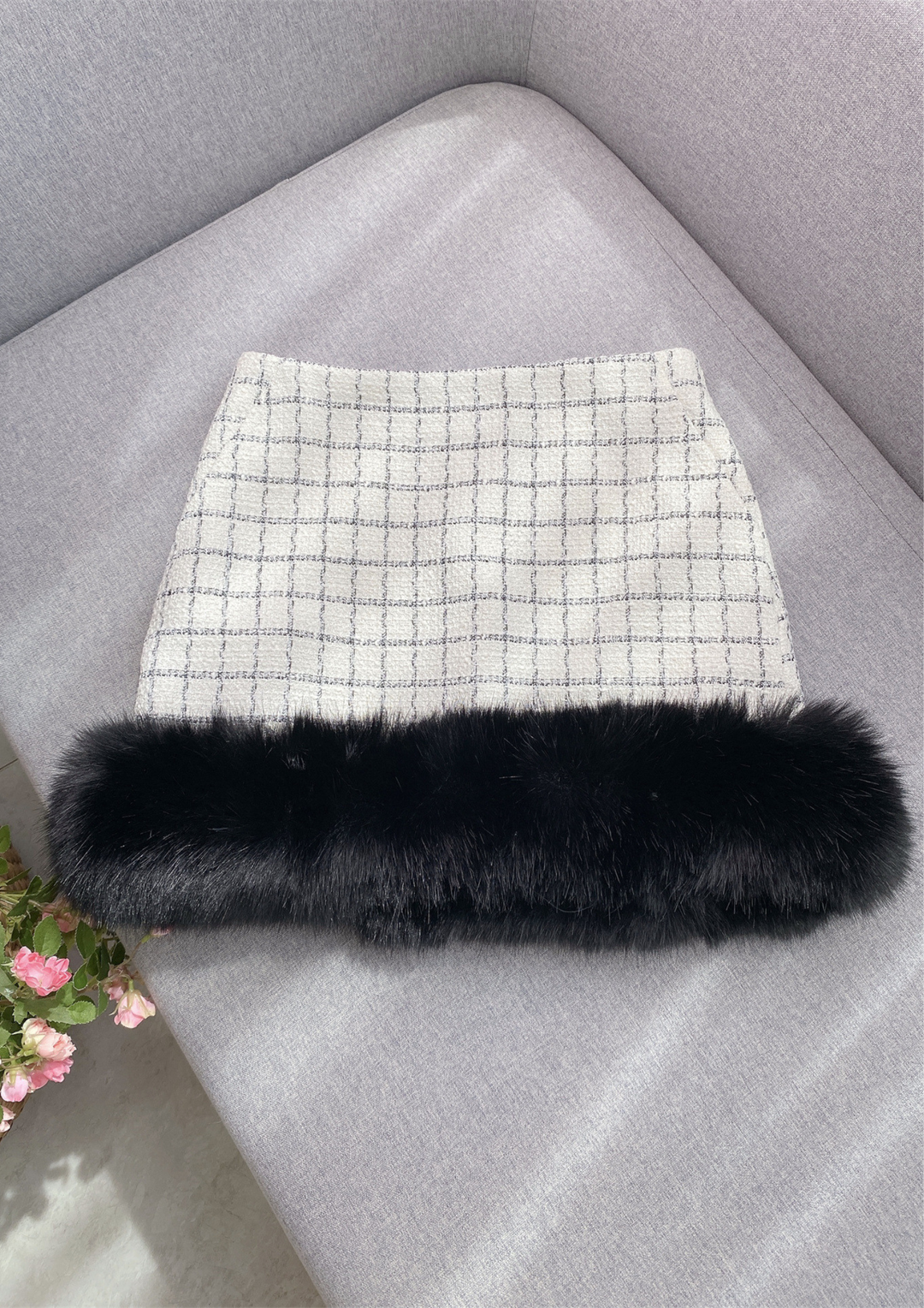 Noir Elegance  Chic Tweed Fur Trim Set